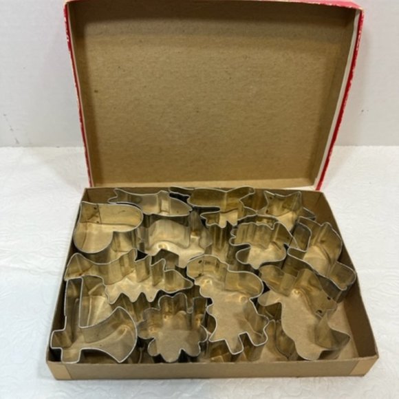 VTG Cookie Cutters (12) Made Of Metal For All Party Occasions ORIGINAL Box - Picture 3 of 5